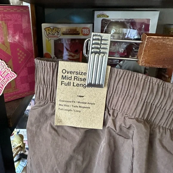 Nike Sportswear Essential Women's Mid-Rise Oversized Woven Joggers Size XL NTW - Picture 4 of 9